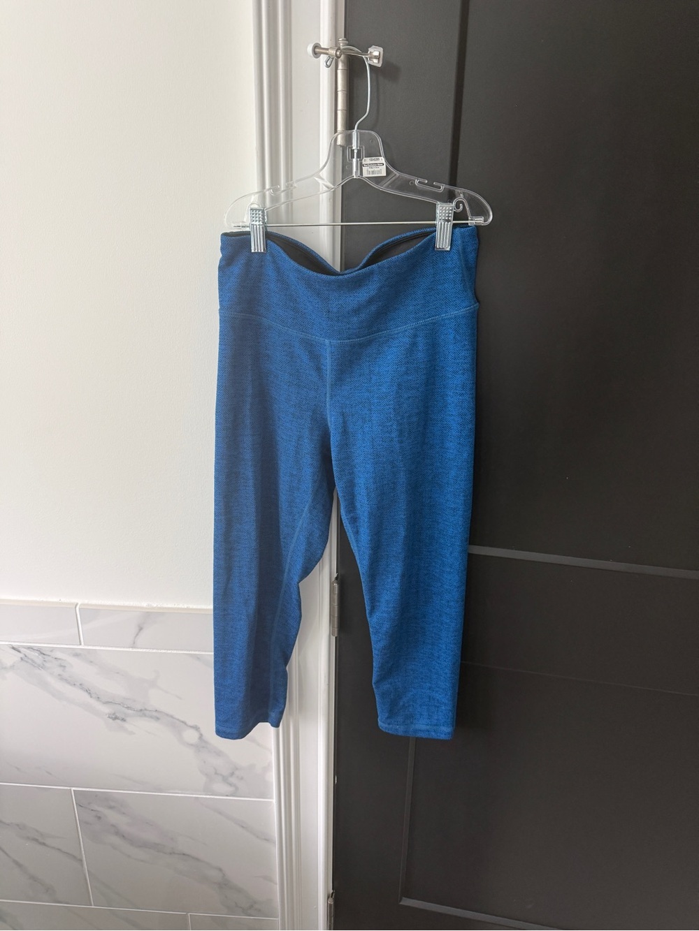 manduka Girls' Royal Blue Capri Leggings